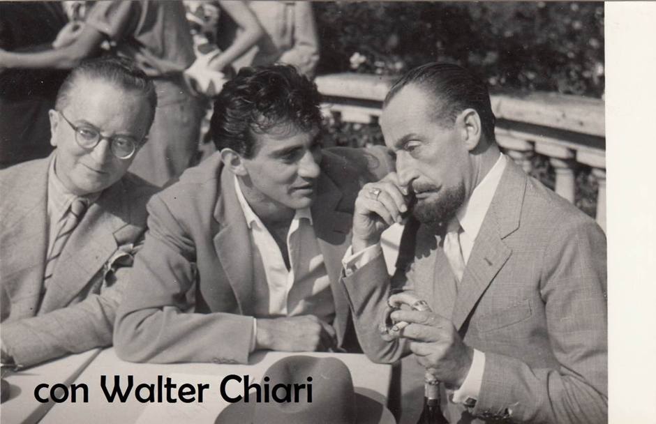 Dino Villani, patron di Miss Italia fino al 1959, con Tot e Walter Chiari. I due grandi attori dovevano girare un film su Miss Italia e vennero coinvolti anche nella giuria